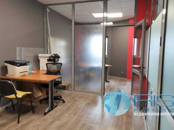 Офис в Шумен, Център - 77 кв.м за 975 €/кв.м - Снимка #1