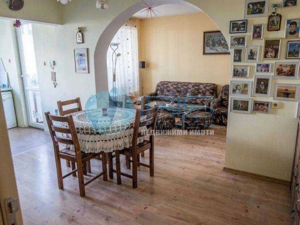 Етаж от къща в Шумен, Военно училище - 107 кв.м за 1706 €/кв.м - Снимка #1