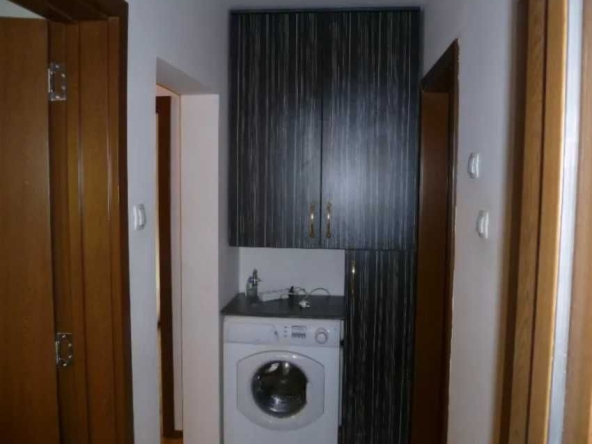 Дава се под наем Тристаен апартамент в Пловдив, Център - 90 кв.м за 331.5 € - Снимка #1