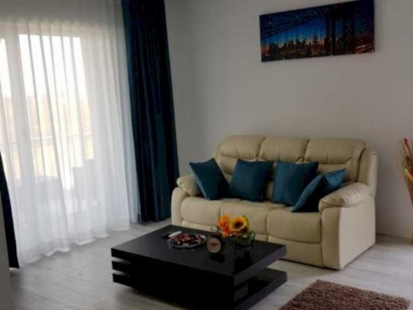 Дава се под наем Двустаен апартамент в Пловдив, Център - 60 кв.м за 285.6 € - Снимка #1