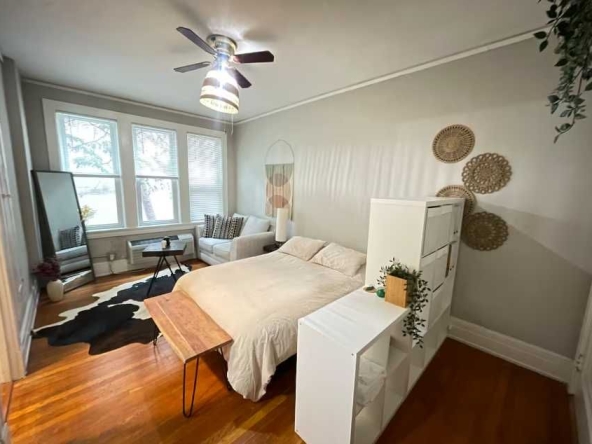 Дава се под наем Едностаен апартамент в София, Център - 35 кв.м за 280.5 € - Снимка #1