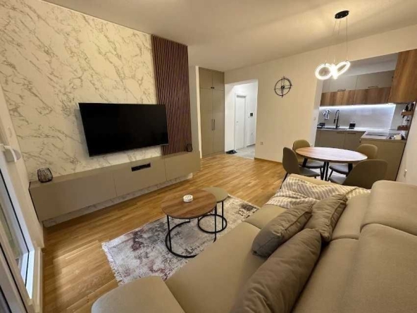 Дава се под наем Тристаен апартамент в София, Дървеница - 106 кв.м за 469.2 € - Снимка #1