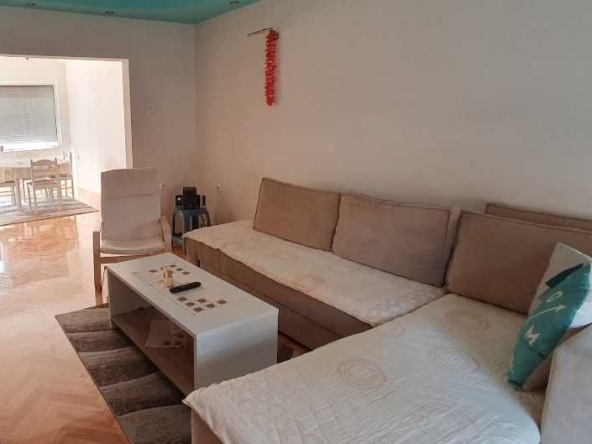 Дава се под наем Тристаен апартамент в Бургас, Славейков - 93 кв.м за 81900 € - Снимка #1