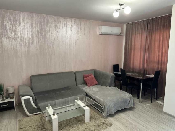 Дава се под наем Двустаен апартамент в Пловдив, Въстанически - 55 кв.м за 350 € - Снимка #1