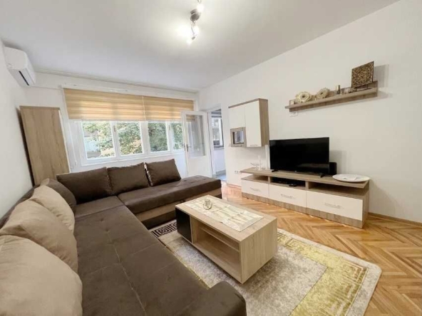 Дава се под наем Двустаен апартамент в София, Дървеница - 75 кв.м за 367.2 € - Снимка #1