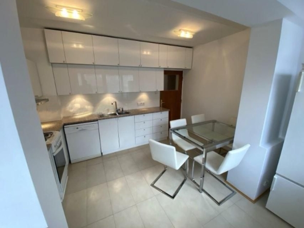 Дава се под наем Тристаен апартамент в София, Красно село - 82 кв.м за 650 € - Снимка #1