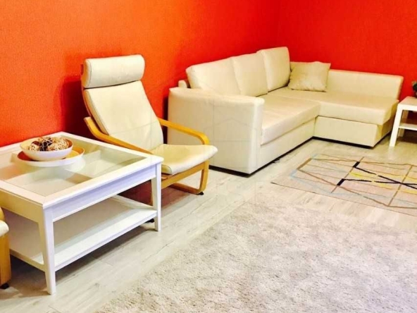 Дава се под наем Двустаен апартамент в Пловдив, Център - 48 кв.м за 188.7 € - Снимка #1