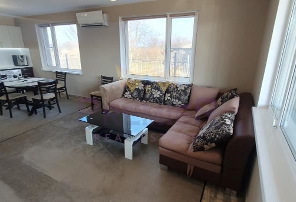 Къща в с. Плачидол, Област Добрич - 300 кв.м за 617 €/кв.м - Снимка #1