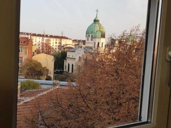 Дава се под наем Четиристаен апартамент в София, Център - 85 кв.м за 1071 € - Снимка #1