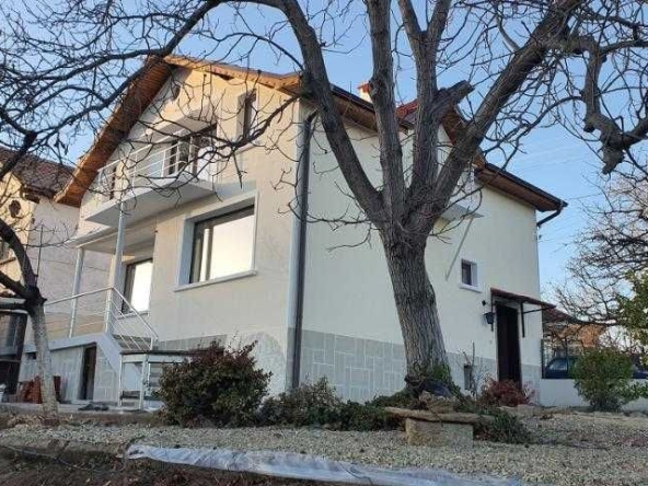 Къща в Казанлък - 200 кв.м за 727 €/кв.м - Снимка #1