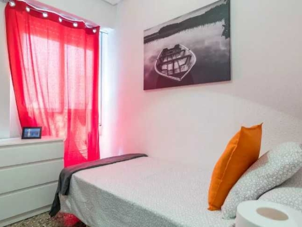 Дава се под наем Едностаен апартамент в Пловдив, Тракия - 40 кв.м за 224.4 € - Снимка #1