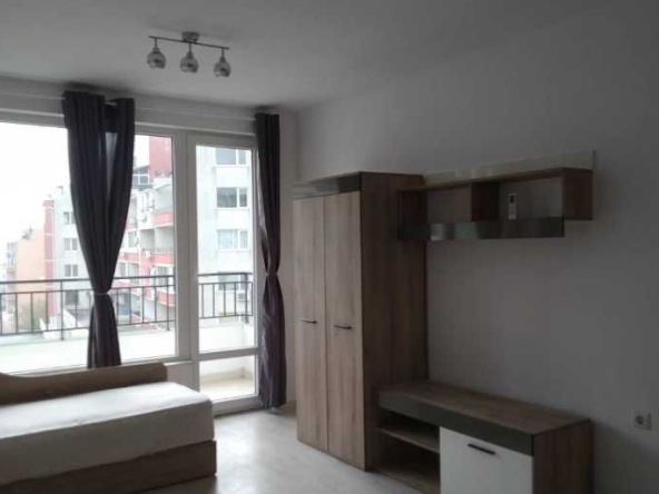 Дава се под наем Двустаен апартамент в Бургас, Меден рудник - зона А - 50 кв.м за 150 € - Снимка #1