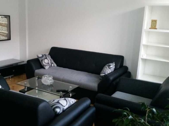 Дава се под наем Тристаен апартамент в Бургас, Меден рудник - зона Д - 90 кв.м за 382.5 € - Снимка #1