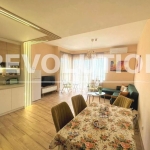 Дава се под наем Двустаен апартамент в к.к. Св.Св. Константин и Елена - 70 кв.м за 700 € - Снимка #1