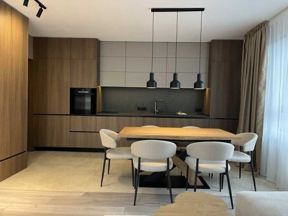 Дава се под наем Тристаен апартамент в София, Изток - 111 кв.м за 1400 € - Снимка #1