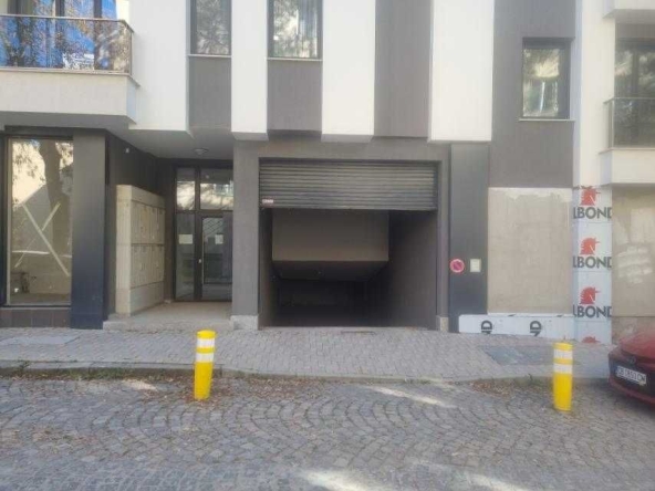 Дава се под наем Гараж / Паркомясто в София, Красна поляна 2 - 20 кв.м за 76.5 € - Снимка #1