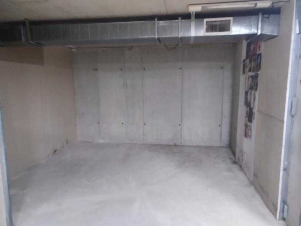 Дава се под наем Гараж / Паркомясто в Варна, Западна промишлена зона - 20 кв.м за 76.5 € - Снимка #1