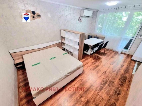 Дава се под наем Едностаен апартамент в Русе, Широк център - 55 кв.м за 306 € - Снимка #1