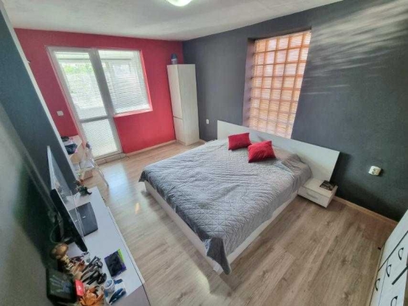 Тристаен апартамент в Русе, Дружба 3 - 99 кв.м за 642 €/кв.м - Снимка #1