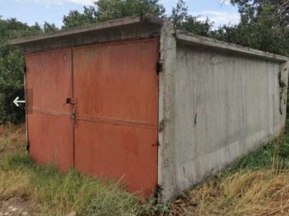 Гараж / Паркомясто в Пловдив, Център - 18 кв.м за 51 €/кв.м - Снимка #1