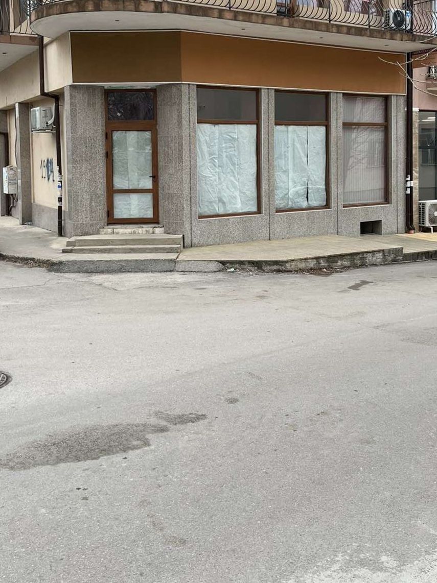 Дава се под наем Магазин в Горна Оряховица - 100 кв.м за 510 € - Снимка #1