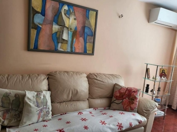 Дава се под наем Четиристаен апартамент в София, Лагера - 117 кв.м за 1100 € - Снимка #1