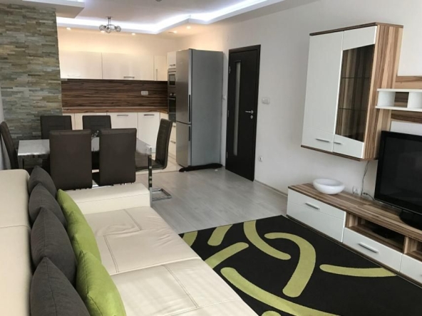 Дава се под наем Тристаен апартамент в София, Студентски град - 110 кв.м за 900 € - Снимка #1