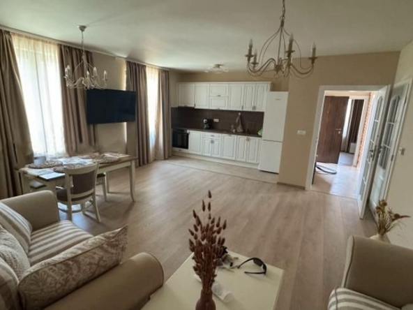 Дава се под наем Двустаен апартамент в Пловдив, Център - 74 кв.м за 700 € - Снимка #1