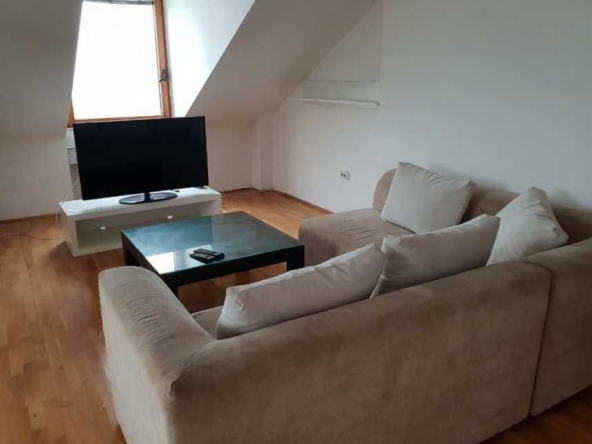 Дава се под наем Тристаен апартамент в Пловдив, Остромила - 87 кв.м за 408 € - Снимка #1