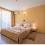 Дава се под наем Двустаен апартамент в к.к. Слънчев бряг - 60 кв.м за 61.2 € - Снимка #1