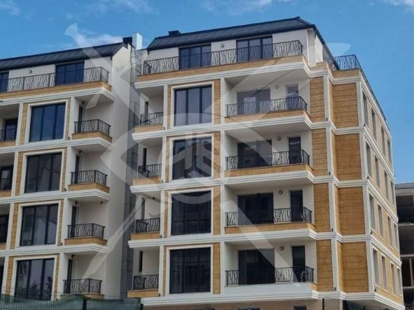 Тристаен апартамент в София, Студентски град - 199 кв.м за 2011 €/кв.м - Снимка #1