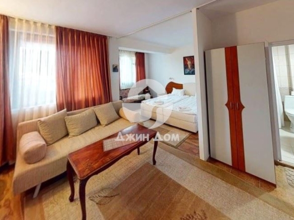 Хотел в с. Кошарица, Област Бургас - 662 кв.м за 577 €/кв.м - Снимка #1