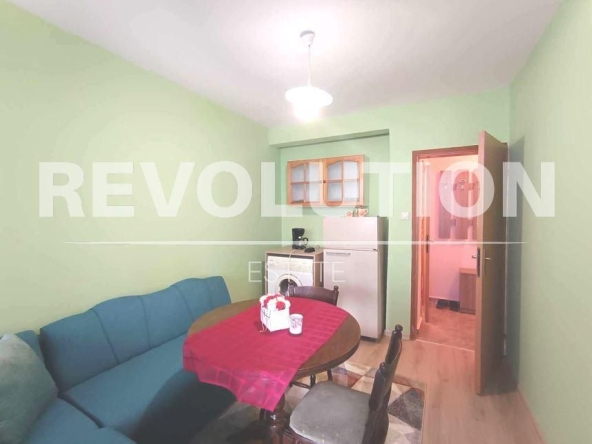 Дава се под наем Двустаен апартамент в Варна, Лятно кино Тракия - 55 кв.м за 375 € - Снимка #1