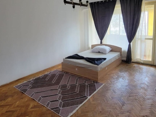 Дава се под наем Двустаен апартамент в Плевен, Сторгозия - 65 кв.м за 280.5 € - Снимка #1