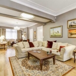 Дава се под наем Тристаен апартамент в София, Център - 160 кв.м за 2094.57 € - Снимка #1