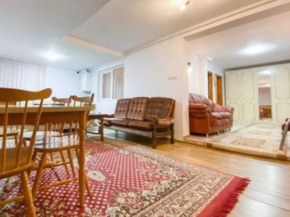 Дава се под наем Двустаен апартамент в Пловдив, Център - 48 кв.м за 198.9 € - Снимка #1