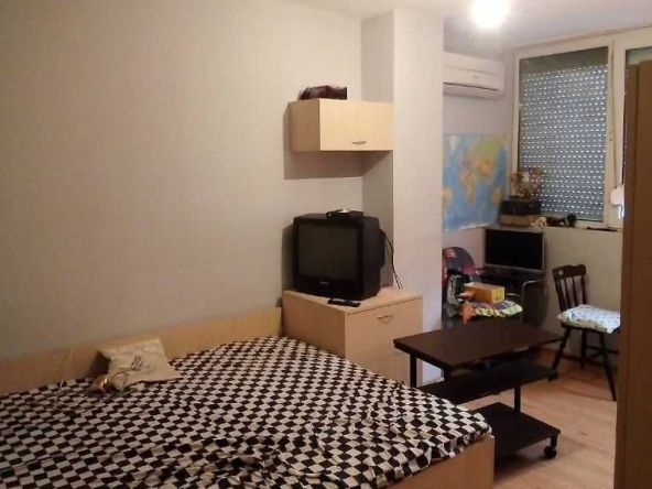 Дава се под наем Двустаен апартамент в Бургас, Възраждане - 75 кв.м за 102 € - Снимка #1