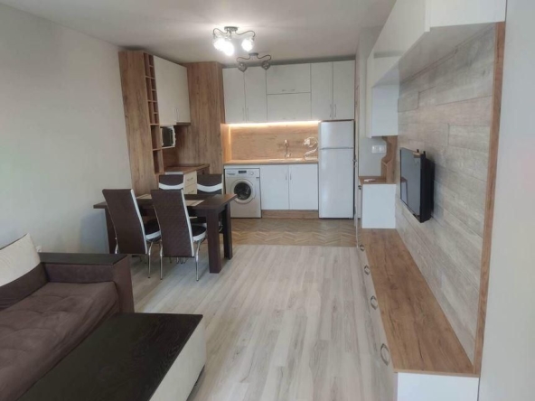 Дава се под наем Двустаен апартамент в Пловдив, Тракия - 70 кв.м за 425 € - Снимка #1