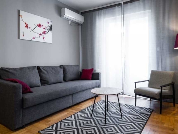 Дава се под наем Двустаен апартамент в Пловдив, Гагарин - 60 кв.м за 270.3 € - Снимка #1