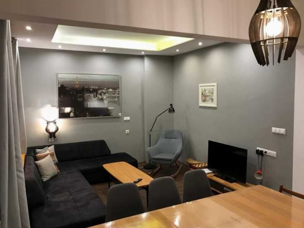 Дава се под наем Четиристаен апартамент в София, Център - 100 кв.м за 697.17 € - Снимка #1