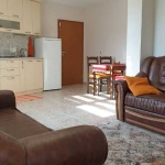 Дава се под наем Двустаен апартамент в Бургас, Център - 60 кв.м за 127.5 € - Снимка #1