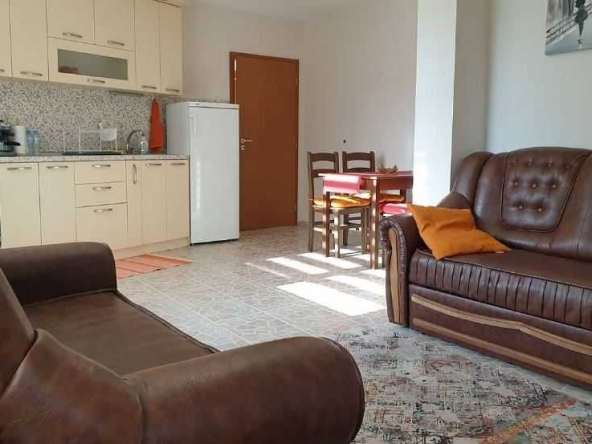 Дава се под наем Двустаен апартамент в Бургас, Център - 60 кв.м за 127.5 € - Снимка #1