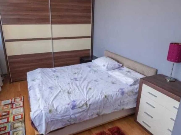 Дава се под наем Тристаен апартамент в Пловдив, Гагарин - 90 кв.м за 270.3 € - Снимка #1