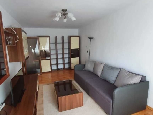 Дава се под наем Тристаен апартамент в Пловдив, Коматево - 98 кв.м за 351.9 € - Снимка #1