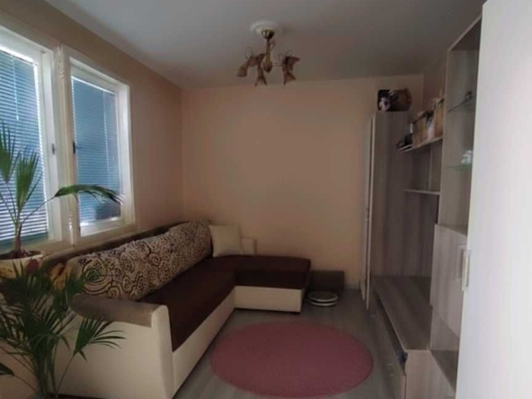 Дава се под наем Едностаен апартамент в Варна, Колхозен пазар - 40 кв.м за 300.9 € - Снимка #1