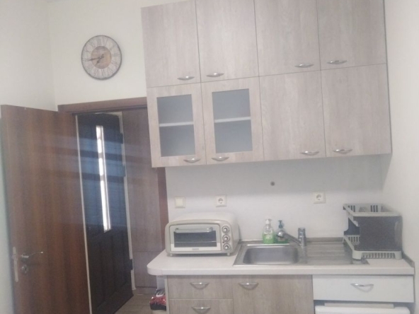 Дава се под наем Едностаен апартамент в Варна, Колхозен пазар - 20 кв.м за 305.49 € - Снимка #1