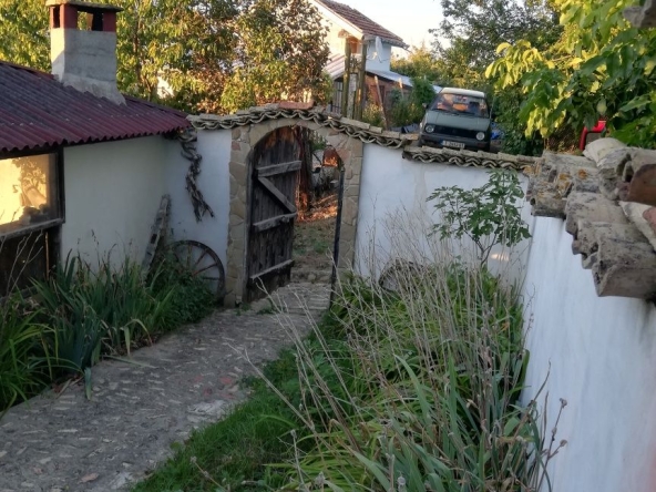 Къща в с. Разбойна, Област Търговище - 50 кв.м за 840 €/кв.м - Снимка #1