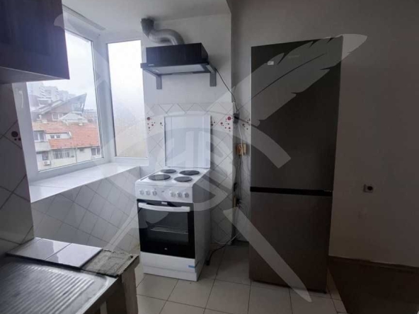 Дава се под наем Двустаен апартамент в Варна, Погреби - 47 кв.м за 300 € - Снимка #1