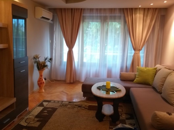 Дава се под наем Двустаен апартамент в Димитровград - 67 кв.м за 219.3 € - Снимка #1