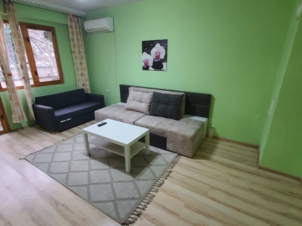 Дава се под наем Двустаен апартамент в Търговище, Боровец - 50 кв.м за 298.86 € - Снимка #1